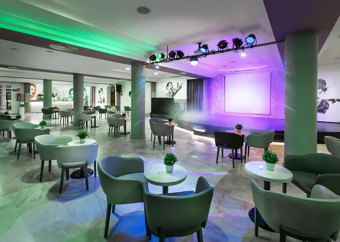 Chatur Playa Real 4* Адехе